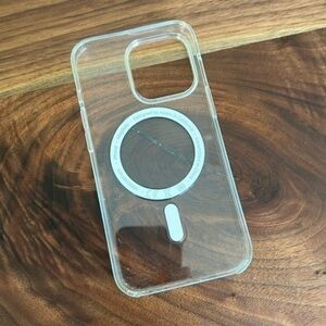 Apple iPhone 13 Pro MagSafe clear case